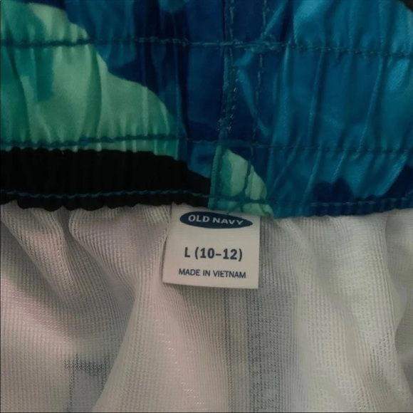 (NWT) Old Navy Graphic Swim Trunks for Boys, Large (8-10) - Picture 9 of 13